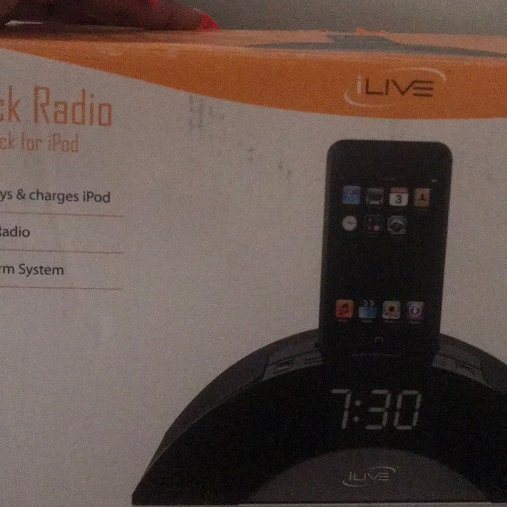 Clock radio with dock for iPod